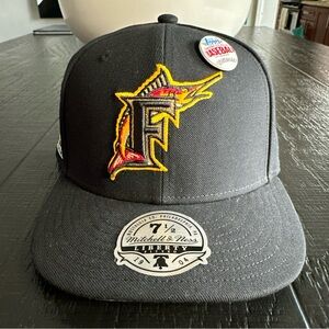 Lids x Topps Mitchell & Ness Florida Marlins Size 7 1/2 Fitted Hat Like New